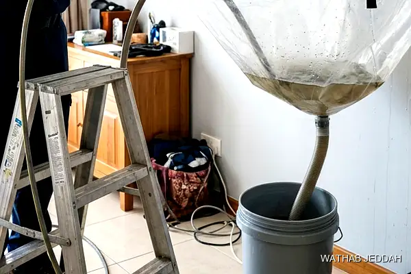 صورة مهنية توضح صيانة مكيفات حي النعيم جدة من وثاب التكييف